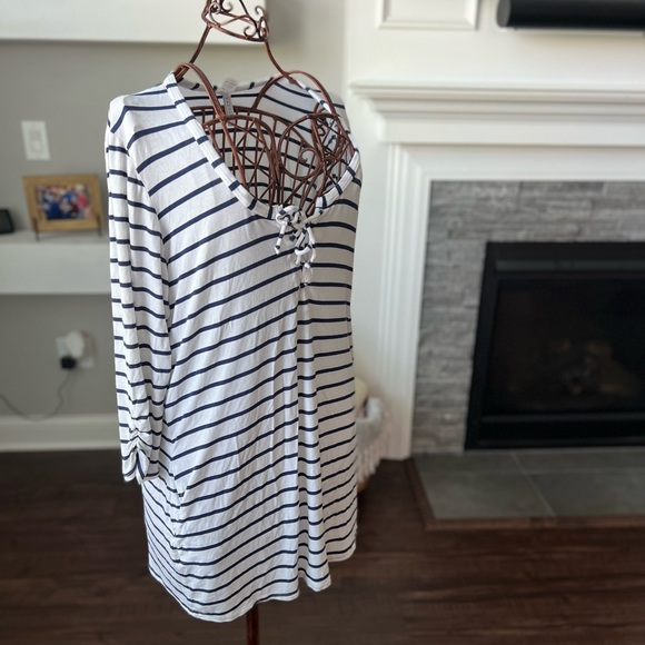 Kenneth Cole Reaction Long Blouse Large - Picture 3 of 13